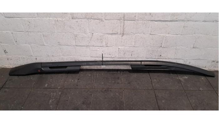 Rail de toit droit Dacia Jogger