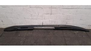 Gebruikte Dakrail rechts Dacia Jogger 1.0 TCe 110 12V Prijs € 133,10 Inclusief btw aangeboden door Autohandel Didier