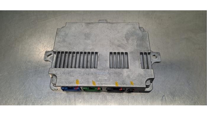 Amplificateur radio Peugeot 308