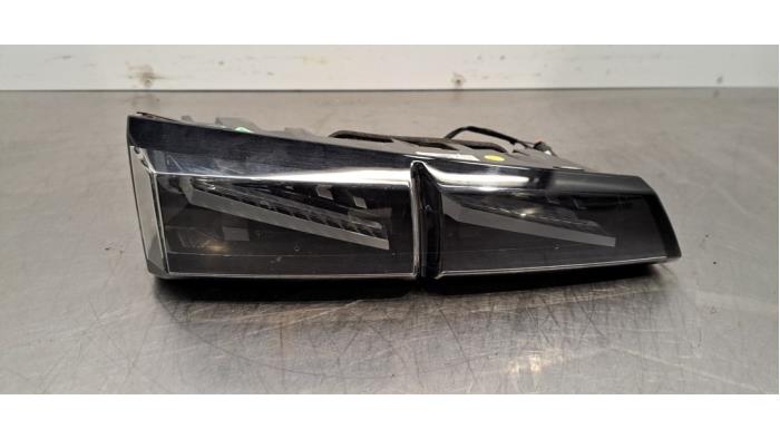 Feu arrière gauche Peugeot 308