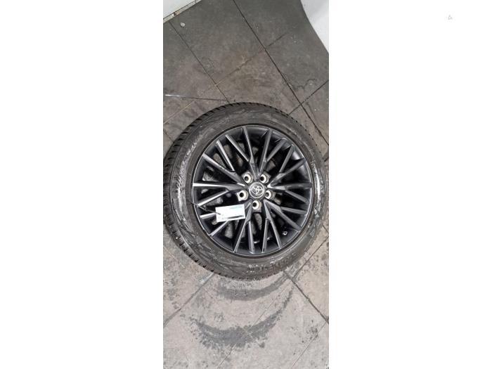 Jante + pneu d'hiver Toyota C-HR