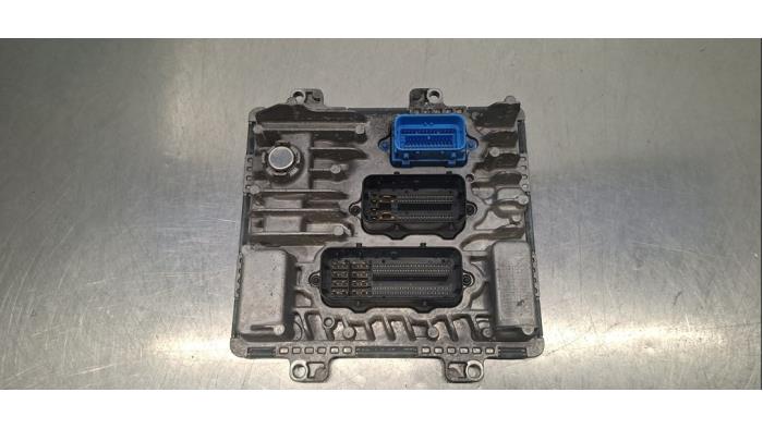 Ordinateur gestion moteur Opel Mokka