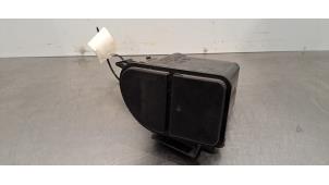 Gebruikte Koolstoffilter Citroen C5 Aircross I (A4/AC/AJ/AR) 1.6 Hybrid 225 16V Prijs € 54,45 Inclusief btw aangeboden door Autohandel Didier