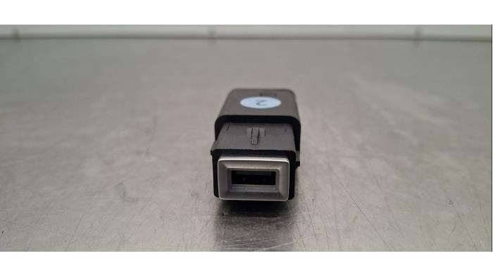 Connexion USB DS Automobiles DS7 Crossback