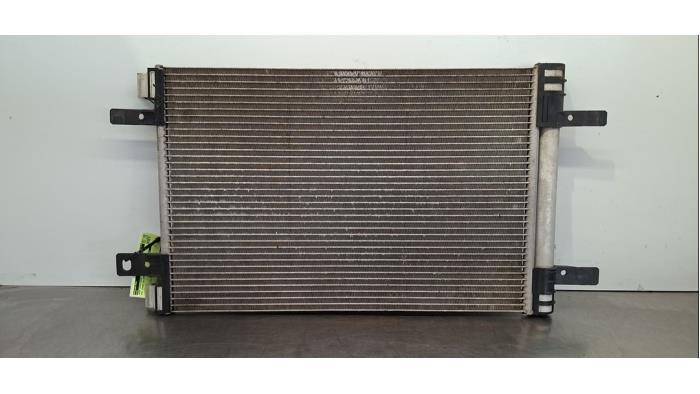 Condensateur clim Opel Vivaro