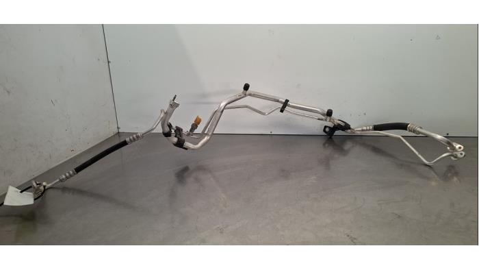 Tuyau clim Opel Vivaro