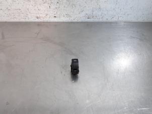 Gebruikte Handrem schakelaar Opel Insignia Sports Tourer 1.6 CDTI 16V 110 Prijs € 18,15 Inclusief btw aangeboden door Autohandel Didier