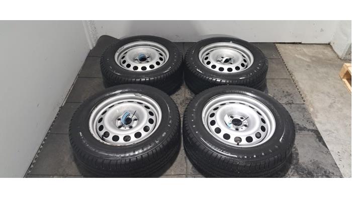 Kit jantes + pneumatiques Peugeot Expert