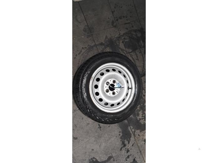 Jante + pneumatique Mercedes Vito
