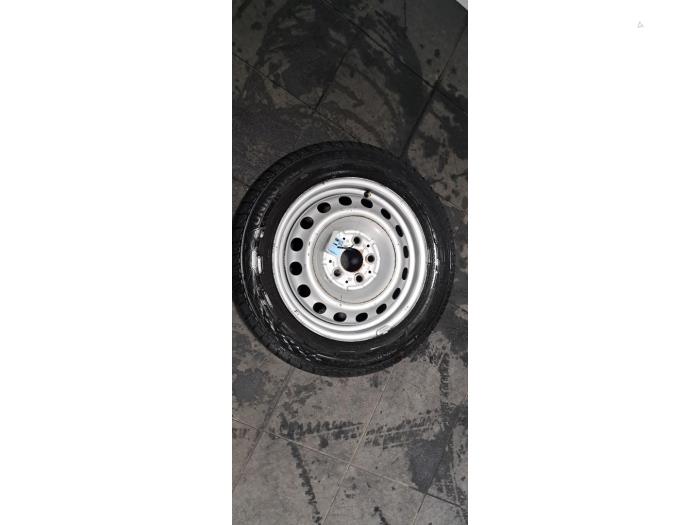 Jante + pneumatique Mercedes Vito