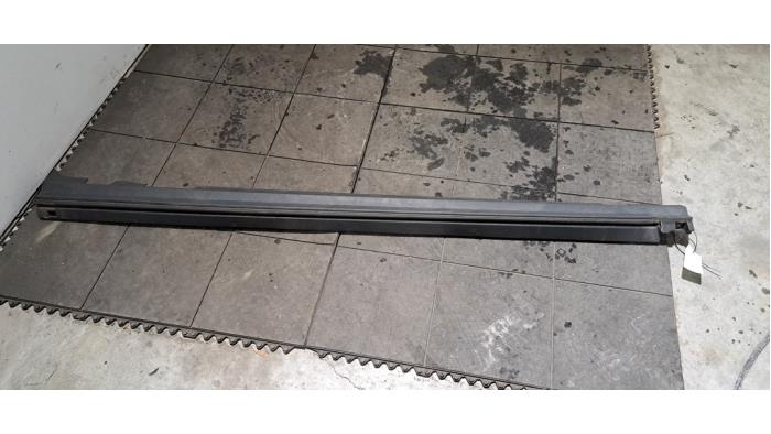 Marche-pied (list de couverture) gauche Volvo XC40