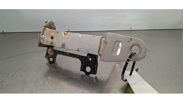 Support pare-chocs avant gauche Toyota Rav-4