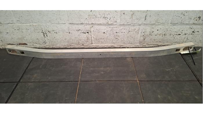 Cadre pare-chocs avant Toyota Rav-4