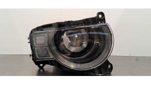 Gebruikte Koplamp rechts Landrover Defender II 110 2.0 16V P300 Prijs € 786,50 Inclusief btw aangeboden door Autohandel Didier