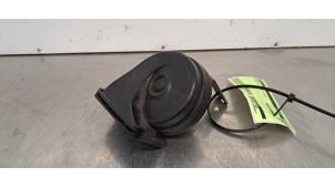 Gebruikte Toeter Landrover Defender II 110 2.0 16V P300 Prijs € 30,25 Inclusief btw aangeboden door Autohandel Didier