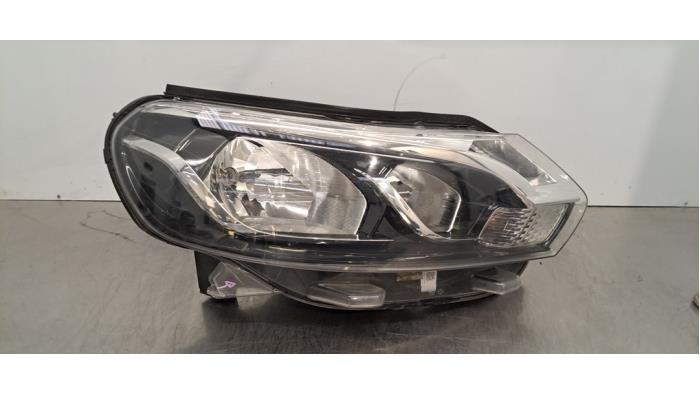 Phare droit Toyota Pro-Ace