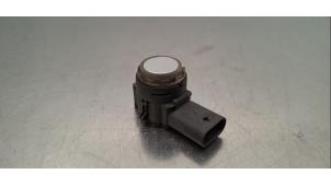 Gebruikte PDC Sensor Landrover Defender II 110 2.0 16V P300 Prijs € 30,25 Inclusief btw aangeboden door Autohandel Didier