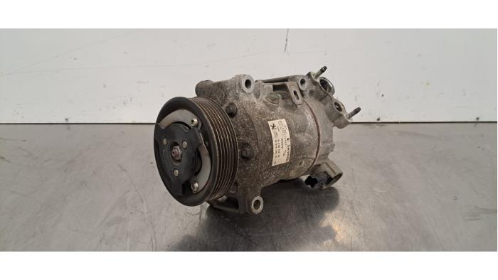 Pompe clim Toyota Pro-Ace