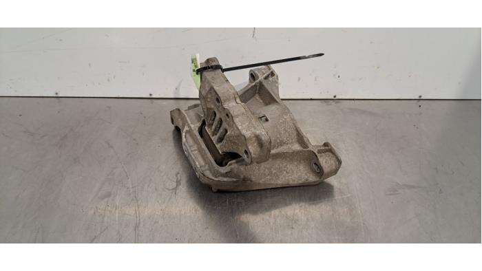 Support moteur Toyota Pro-Ace