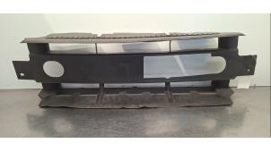 Gebruikte Luchtgeleider Landrover Range Rover Sport Prijs € 163,35 Inclusief btw aangeboden door Autohandel Didier