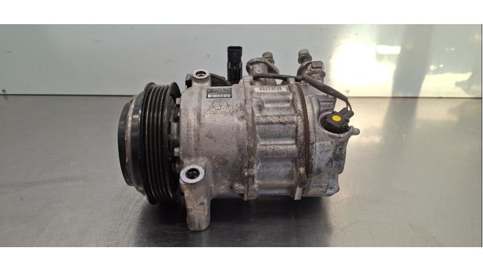 Pompe clim Mercedes Vito