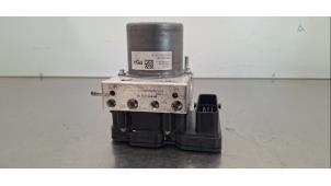 Gebruikte ABS Pomp Peugeot 3008 III 1.2 12V Hybrid 136 Prijs € 399,30 Inclusief btw aangeboden door Autohandel Didier