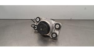 Gebruikte Motorsteun Landrover Defender II 110 2.0 16V P300 Prijs € 66,55 Inclusief btw aangeboden door Autohandel Didier