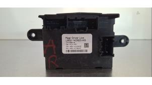 Gebruikte Deur module Landrover Defender II 110 2.0 16V P300 Prijs € 66,55 Inclusief btw aangeboden door Autohandel Didier