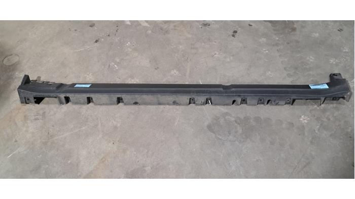 Marche-pied (list de couverture) gauche Landrover Defender