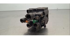 Gebruikte Luchtvering module Landrover Defender II 110 2.0 16V P300 Prijs € 133,10 Inclusief btw aangeboden door Autohandel Didier