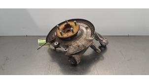 Gebruikte Fusee rechts-achter Landrover Defender II 110 2.0 16V P300 Prijs € 332,75 Inclusief btw aangeboden door Autohandel Didier