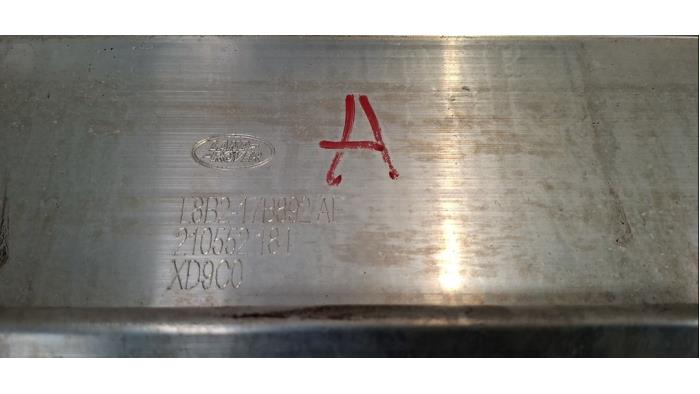 Bumperframe achter van een Land Rover Defender II 110 2.0 16V P300 2021