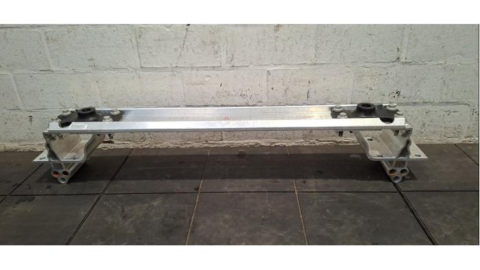 Bumperframe achter van een Land Rover Defender II 110 2.0 16V P300 2021