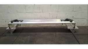 Gebruikte Bumperframe achter Landrover Defender II 110 2.0 16V P300 Prijs € 199,65 Inclusief btw aangeboden door Autohandel Didier