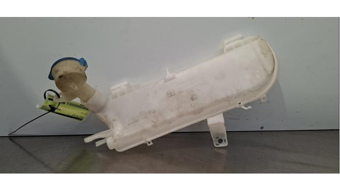 Réservoir lave-glace avant Peugeot 3008
