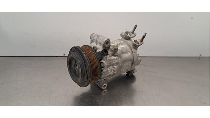 Pompe clim Ford Transit Connect