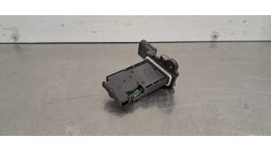 Gebruikte Luchtmassameter Opel Astra K Sports Tourer 1.5 CDTi 105 12V Prijs € 48,40 Inclusief btw aangeboden door Autohandel Didier