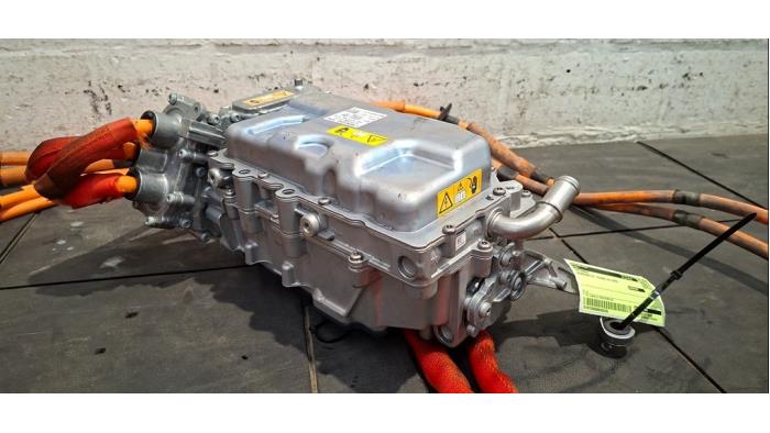 Omvormer van een Mercedes-Benz GLC (X253) 2.0 300de 16V 4-Matic 2022