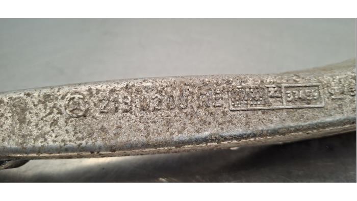 Draagarm rechts-voor van een Mercedes-Benz GLC (X253) 2.0 300de 16V 4-Matic 2022