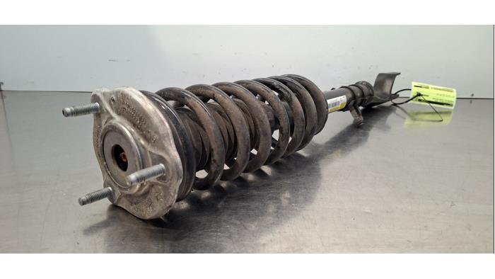 Schokdemper rechts-voor van een Mercedes-Benz GLC (X253) 2.0 300de 16V 4-Matic 2022