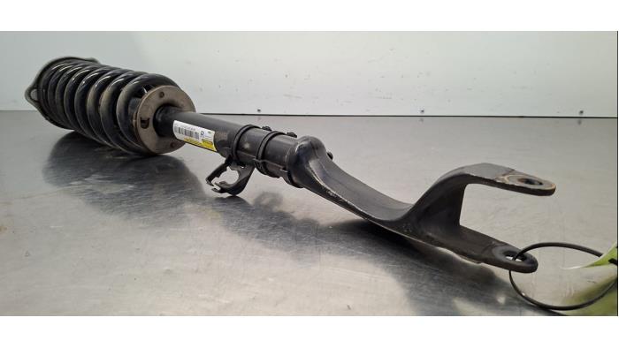 Schokdemper rechts-voor van een Mercedes-Benz GLC (X253) 2.0 300de 16V 4-Matic 2022