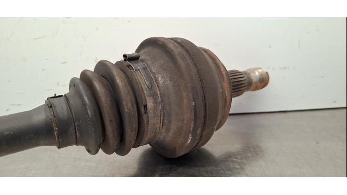 Aandrijfas links-achter van een Mercedes-Benz GLC (X253) 2.0 300de 16V 4-Matic 2022