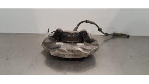 Gebruikte Remklauw (Tang) links-voor Mercedes GLC (X253) 2.0 300de 16V 4-Matic Prijs € 163,35 Inclusief btw aangeboden door Autohandel Didier