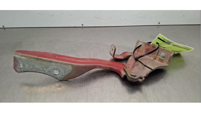 Charnière capot Nissan Qashqai