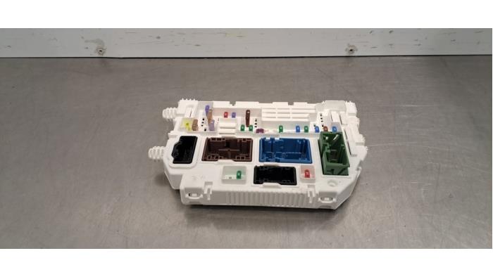 Boîte à fusibles Peugeot 3008
