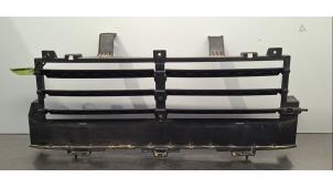 Gebruikte Luchtgeleider Jaguar E-Pace 2.0 D 150 16V AWD Prijs € 48,40 Inclusief btw aangeboden door Autohandel Didier