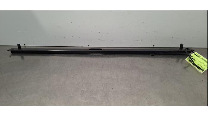 Barre radiateur Jaguar E-Pace
