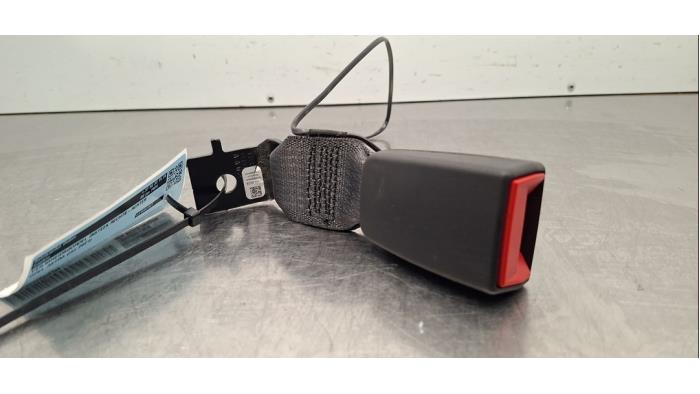 Insertion ceinture de sécurité arrière droite Opel Astra