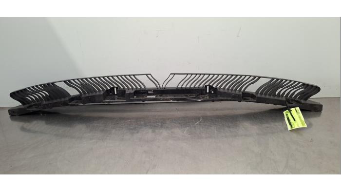 Support pare-chocs arrière centre Volkswagen Tiguan