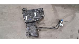 Gebruikte Adblue tank Volkswagen Tiguan (AD1) 2.0 TDI 16V BlueMotion Technology SCR Prijs € 266,20 Inclusief btw aangeboden door Autohandel Didier